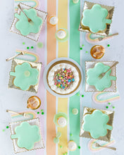 Load image into Gallery viewer, Pastel Clover Shaped Plate
