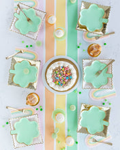 Load image into Gallery viewer, Pastel Clover Shaped Plate