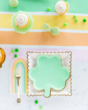 Load image into Gallery viewer, Pastel Clover Shaped Plate
