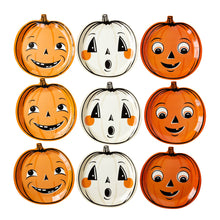 Load image into Gallery viewer, Vintage Halloween Pumpkin Shaped Paper Plate Set
